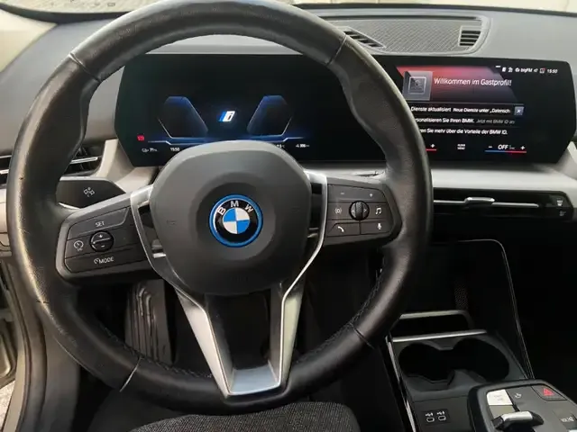 BMW iX1