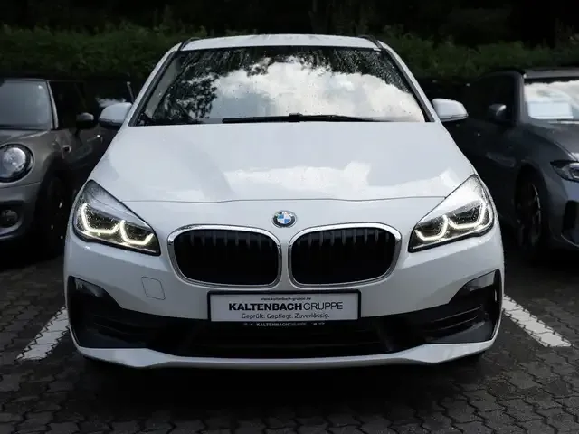 BMW 218