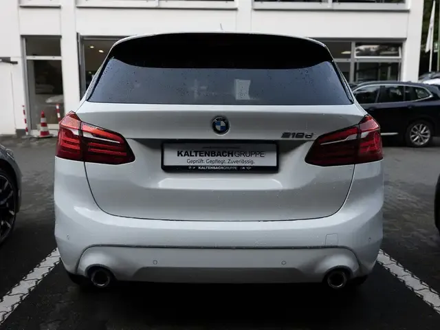 BMW 218