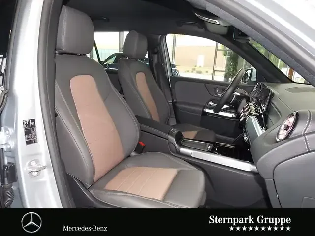 Mercedes-Benz EQB 350