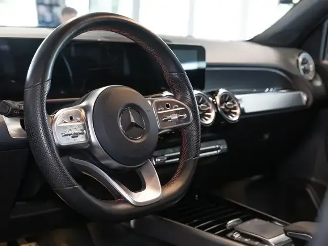 Mercedes-Benz GLB 200