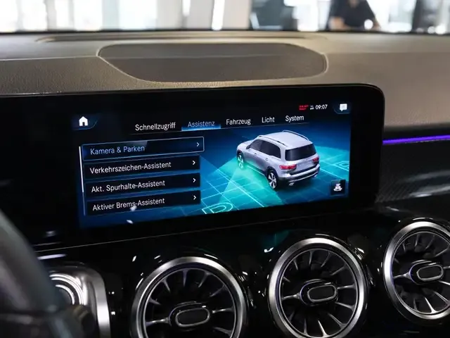 Mercedes-Benz GLB 200
