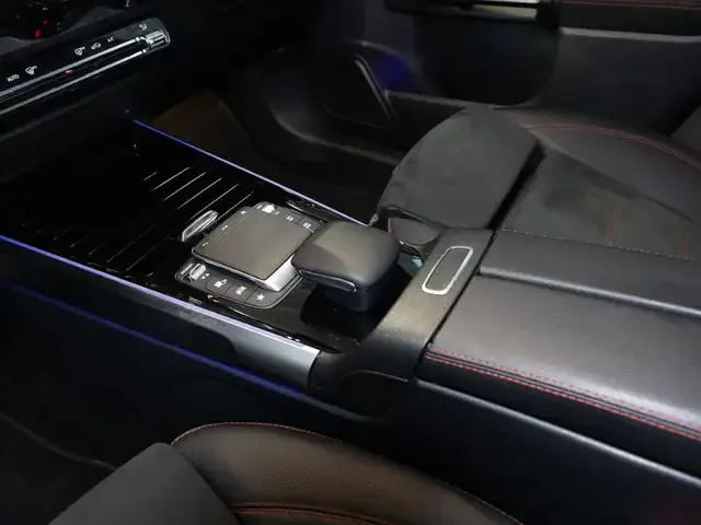 Mercedes-Benz GLB 200