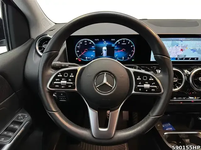 Mercedes-Benz B 180