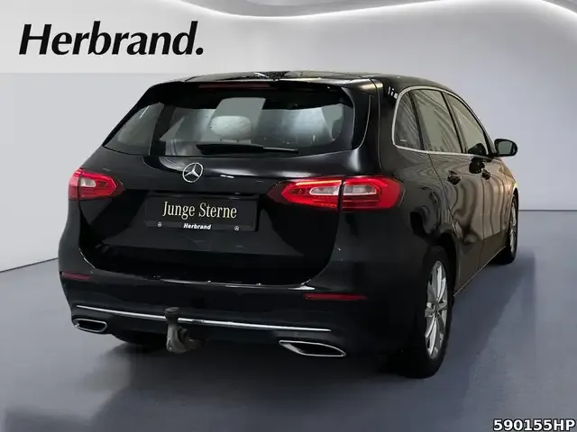 Mercedes-Benz B 180