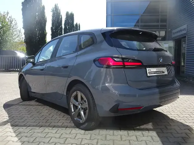 BMW 216
