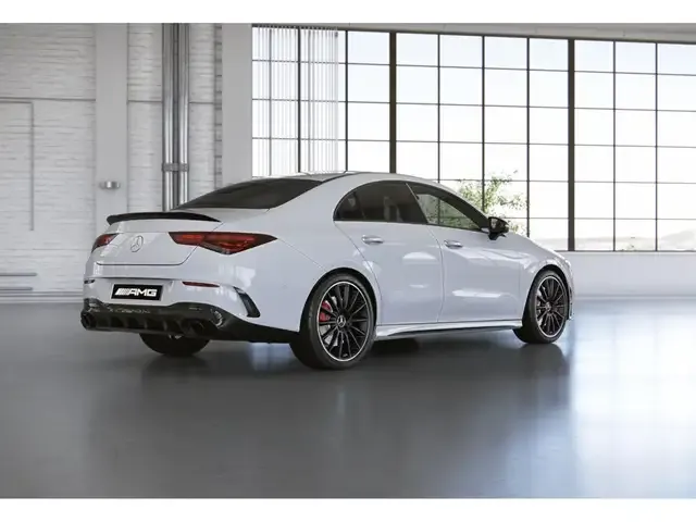 Mercedes-Benz CLA 35 AMG