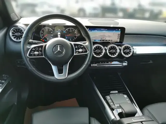 Mercedes-Benz GLB 200