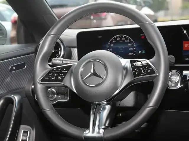 Mercedes-Benz CLA 180