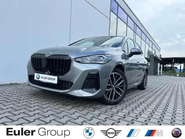 BMW 225