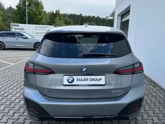 BMW 225