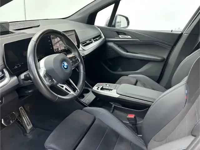 BMW 225