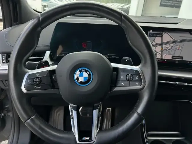 BMW 225