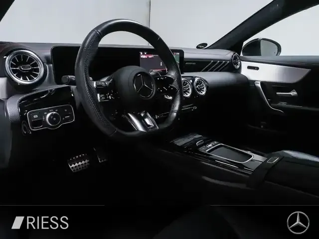 Mercedes-Benz CLA 35 AMG