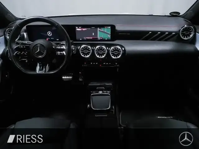 Mercedes-Benz CLA 35 AMG