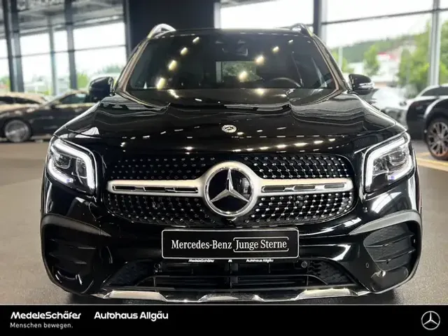 Mercedes-Benz GLB 180