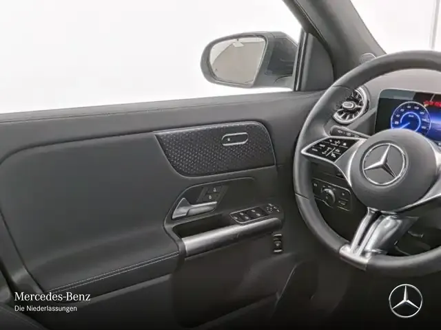 Mercedes-Benz EQA 300