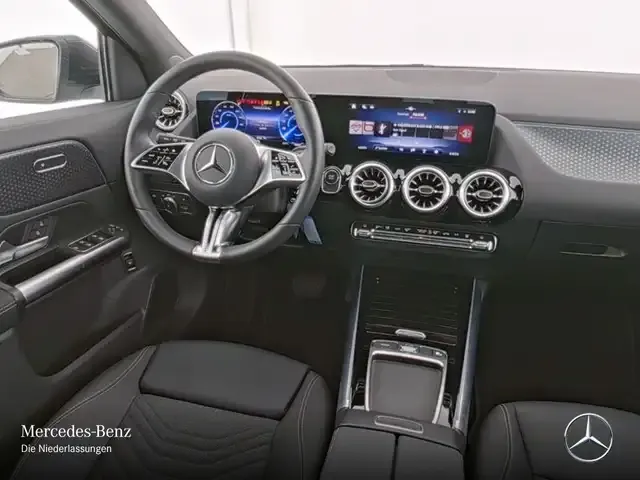 Mercedes-Benz EQA 300