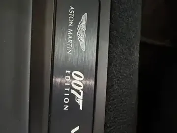 Aston Martin V8