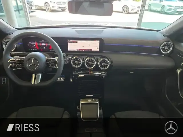 Mercedes-Benz CLA 220