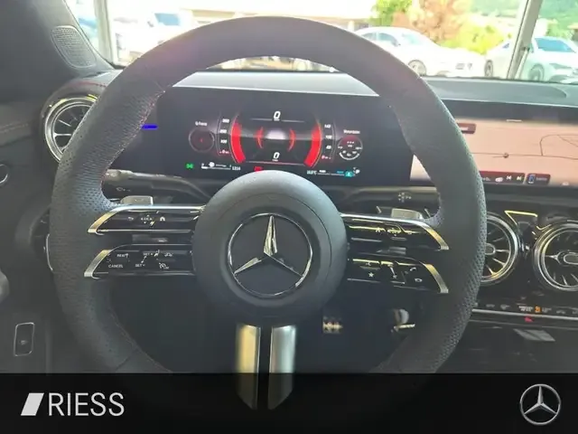 Mercedes-Benz CLA 220