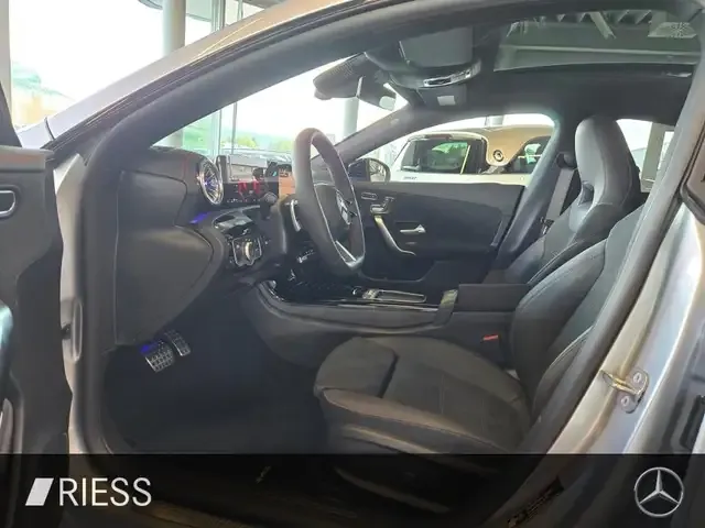 Mercedes-Benz CLA 220