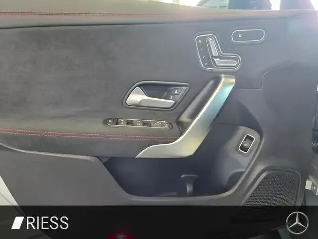 Mercedes-Benz CLA 220