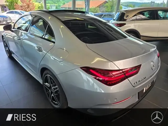 Mercedes-Benz CLA 220