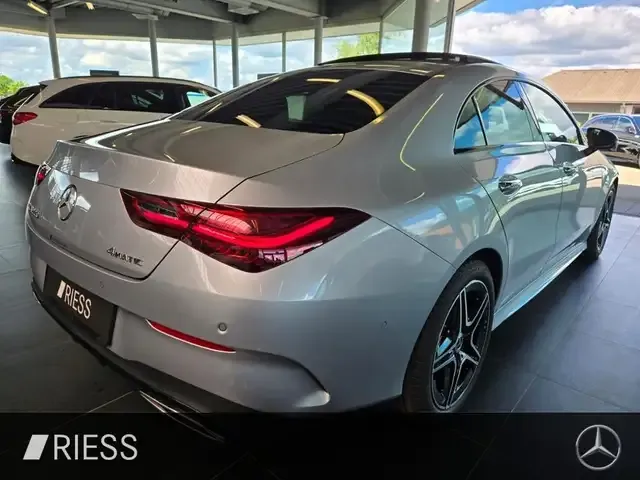 Mercedes-Benz CLA 220