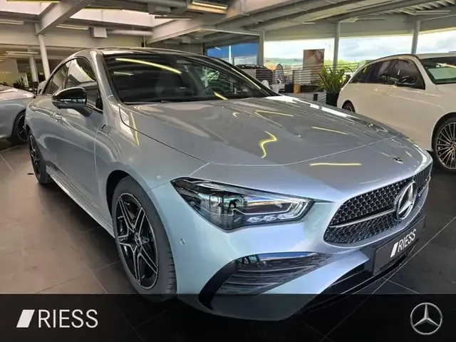 Mercedes-Benz CLA 220