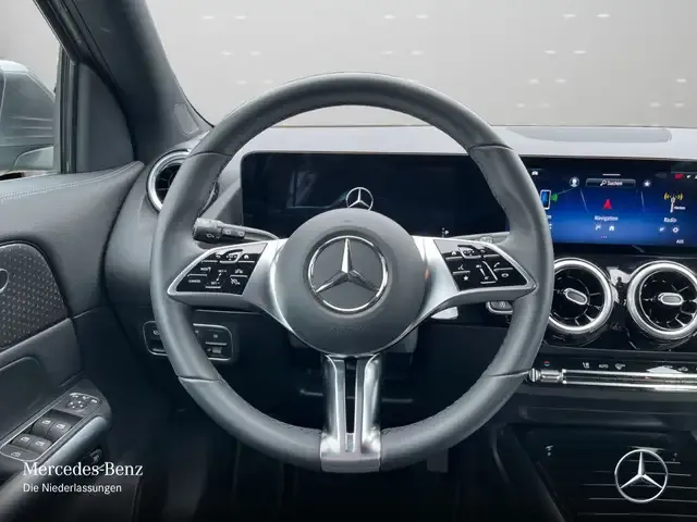 Mercedes-Benz GLA 220