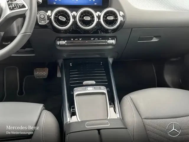 Mercedes-Benz GLA 220