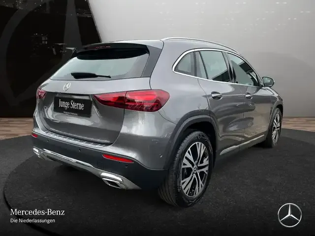Mercedes-Benz GLA 220