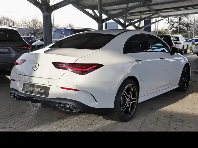 Mercedes-Benz CLA 200