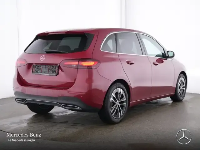 Mercedes-Benz B 220