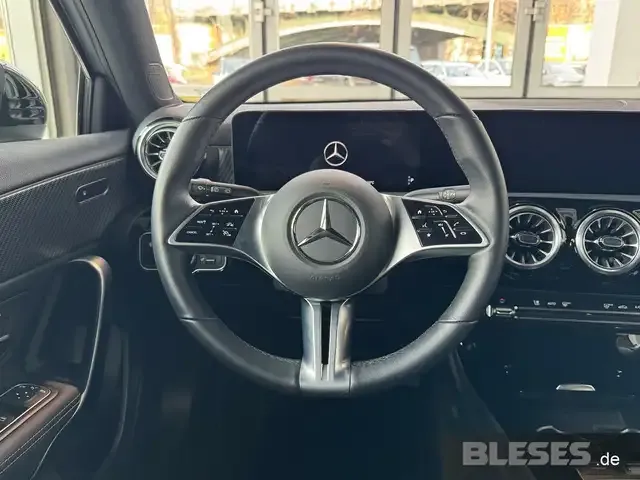 Mercedes-Benz A 220