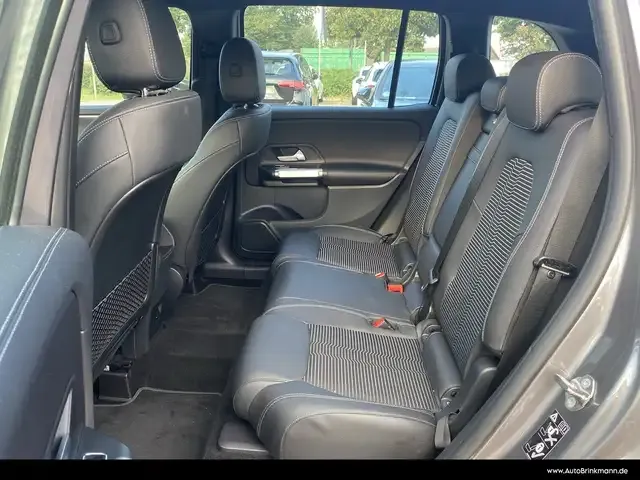 Mercedes-Benz GLB 200