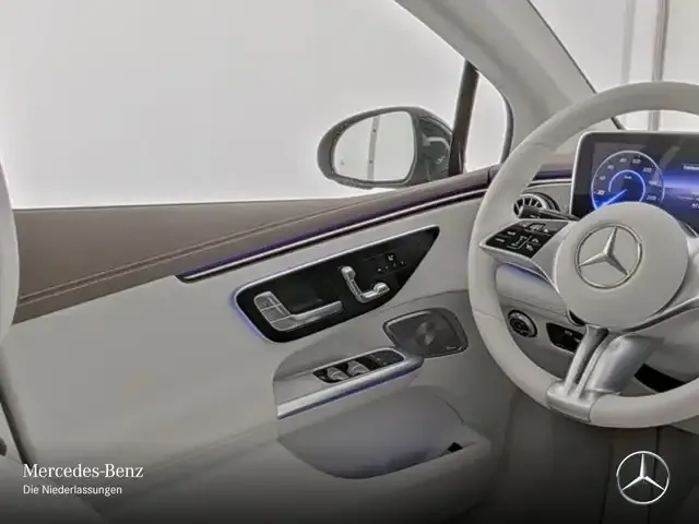 Mercedes-Benz EQE 300