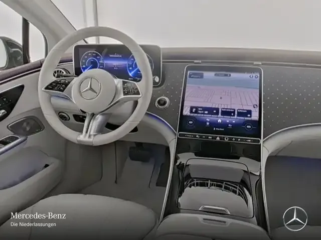 Mercedes-Benz EQE 300