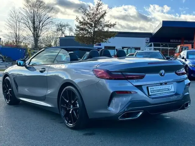 BMW 840