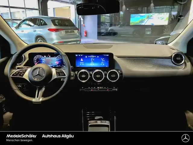 Mercedes-Benz B 180