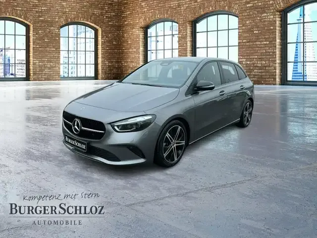Mercedes-Benz B 220
