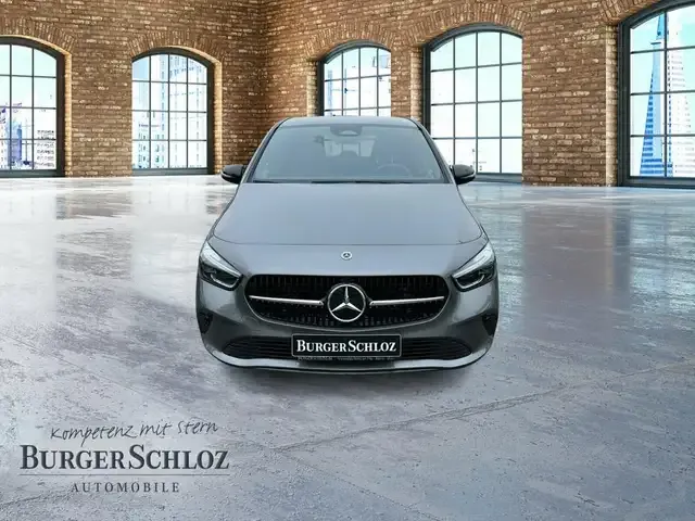 Mercedes-Benz B 220