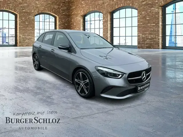 Mercedes-Benz B 220