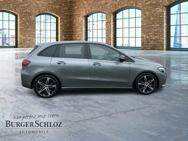 Mercedes-Benz B 220