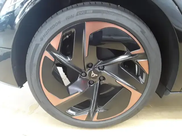 CUPRA Tavascan