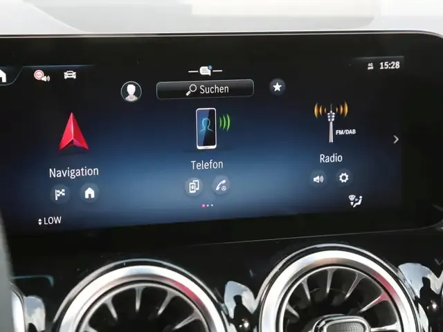 Mercedes-Benz GLB 200