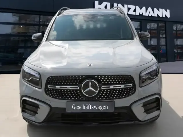Mercedes-Benz GLB 200