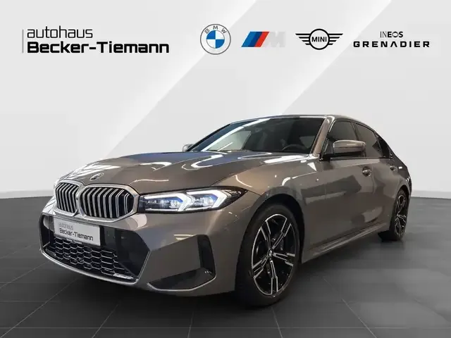 BMW 330