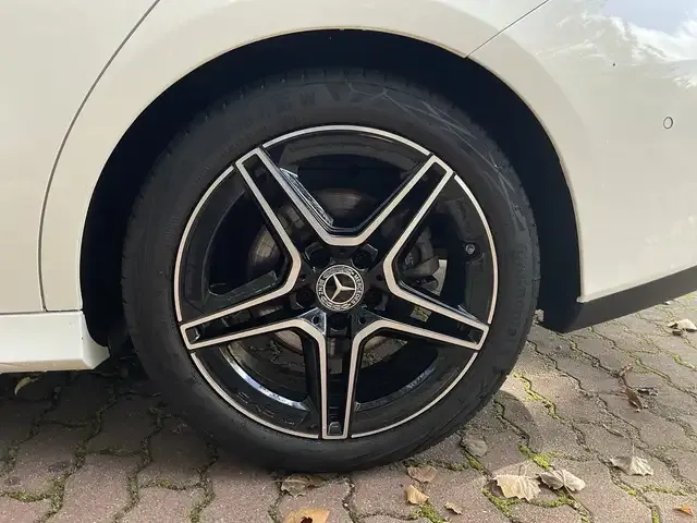 Mercedes-Benz CLA 180